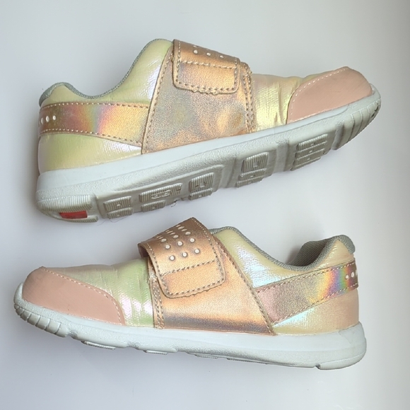 See Kai Run Iridescent Gold and Cream Sneakers - Picture 3 of 4